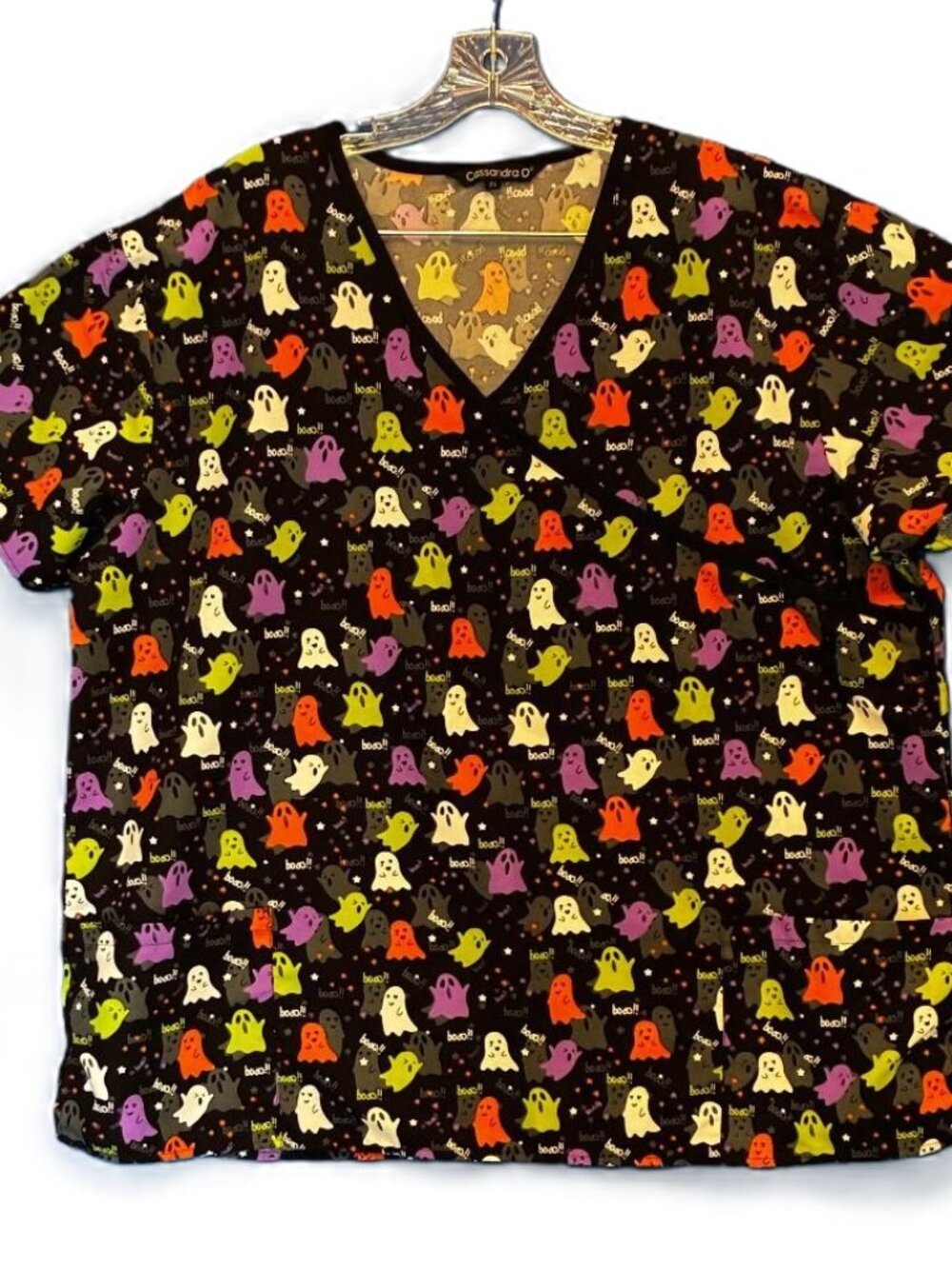 Cassandra O Women's 2XL Short Sleeve V-Neck Halloween Scrub Top BOO Ghosts